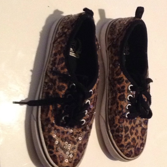 Shoes - Picture 3 of 5